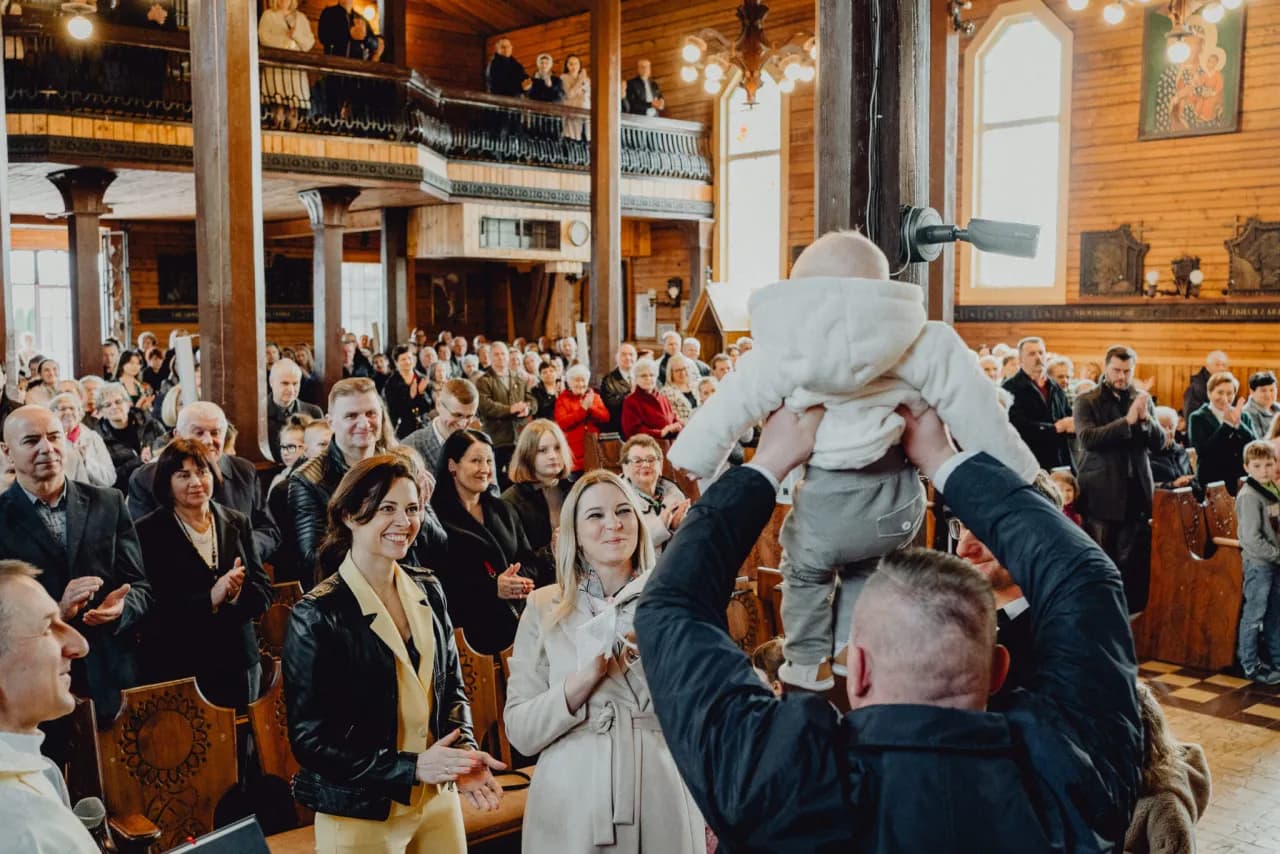 Ile za fotografa na chrzest? Sprawdź ceny i porady, aby zaoszczędzić
