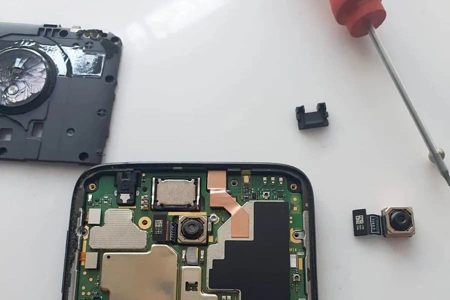 Ile kosztuje wymiana aparatu w telefonie? Sprawdź, by uniknąć wysokich wydatków